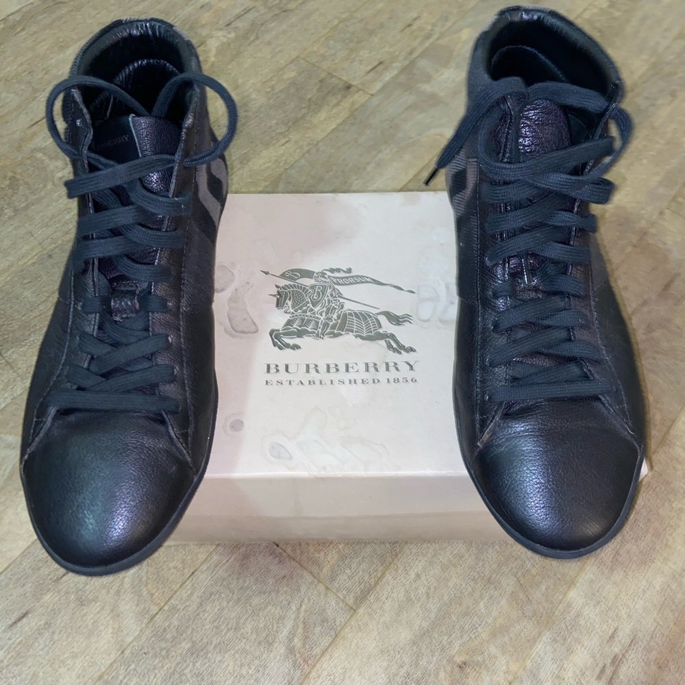 Burberry shoes/sneakers